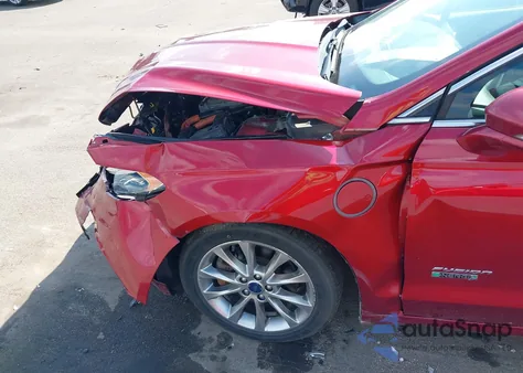 2017 Ford Fusion Energi Titanium from USA, damaged, VIN 3FA6P0SU7HR209422